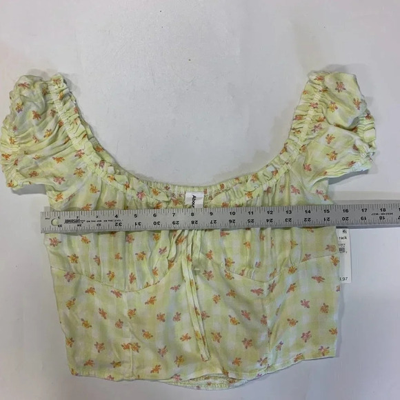 Abound Women's Floral Ruffle Cropped Green Lime Cream in Picnic Check M NWT - Picture 9 of 12
